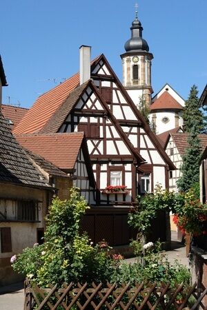 Ortsteilen Binswangen und Erlenbach, Barockkirchen, Binswanger Kelter, Weinbaumuseum der Gemeinde